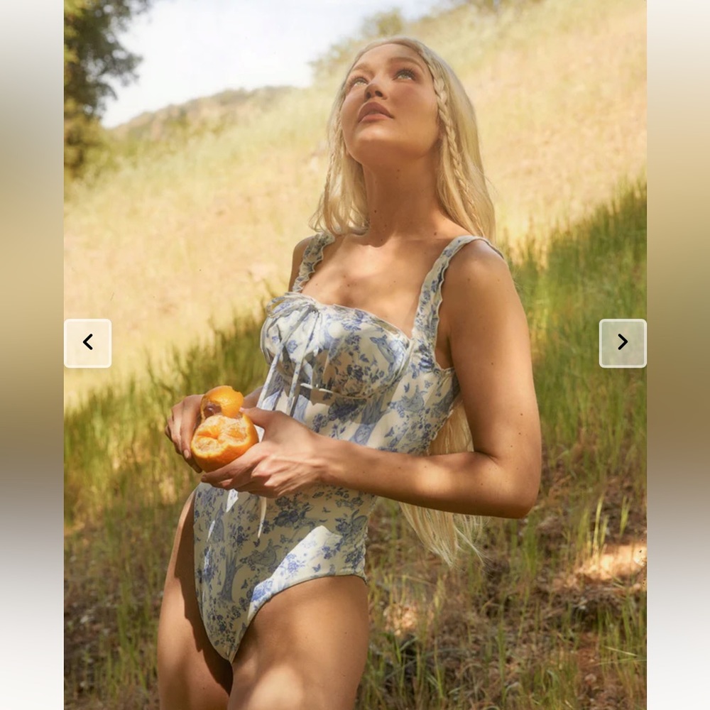 Frankie’s Bikini × GIGI HADID Fawn Ruffle One Piece Swimsuit Size Medium NWT